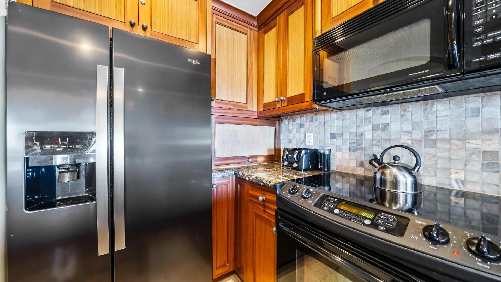 Memories Await @ Remodeled Ks E8 - Sullivan Kahana 펜션
