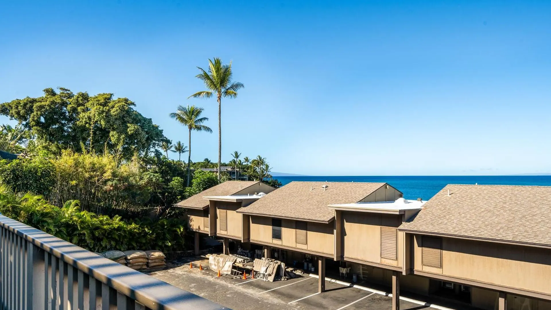 Memories Await @ Remodeled Ks E8 - Sullivan Kahana Holiday home